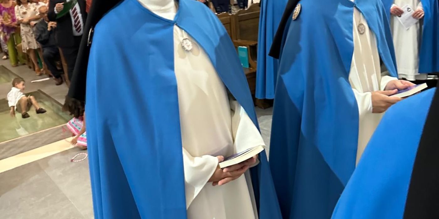 Profesión temporaria de Sor Gracia y Sor Ana
