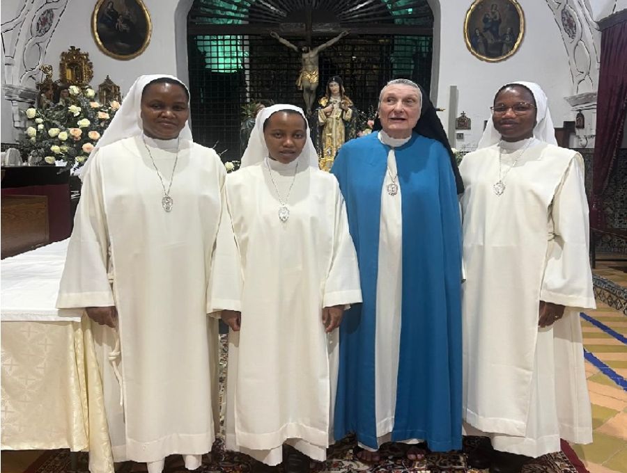 A PARTIR DE AHORA OS LLAMAREÍS SOR JUDIT DE LA STMA TRINIDAD,  SOR REGINA Y  SOR INMACULADA DE SAGRADO CORAZÓN DE JESÚS.